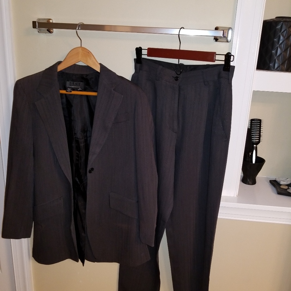 DKNY Women's Pant Suit